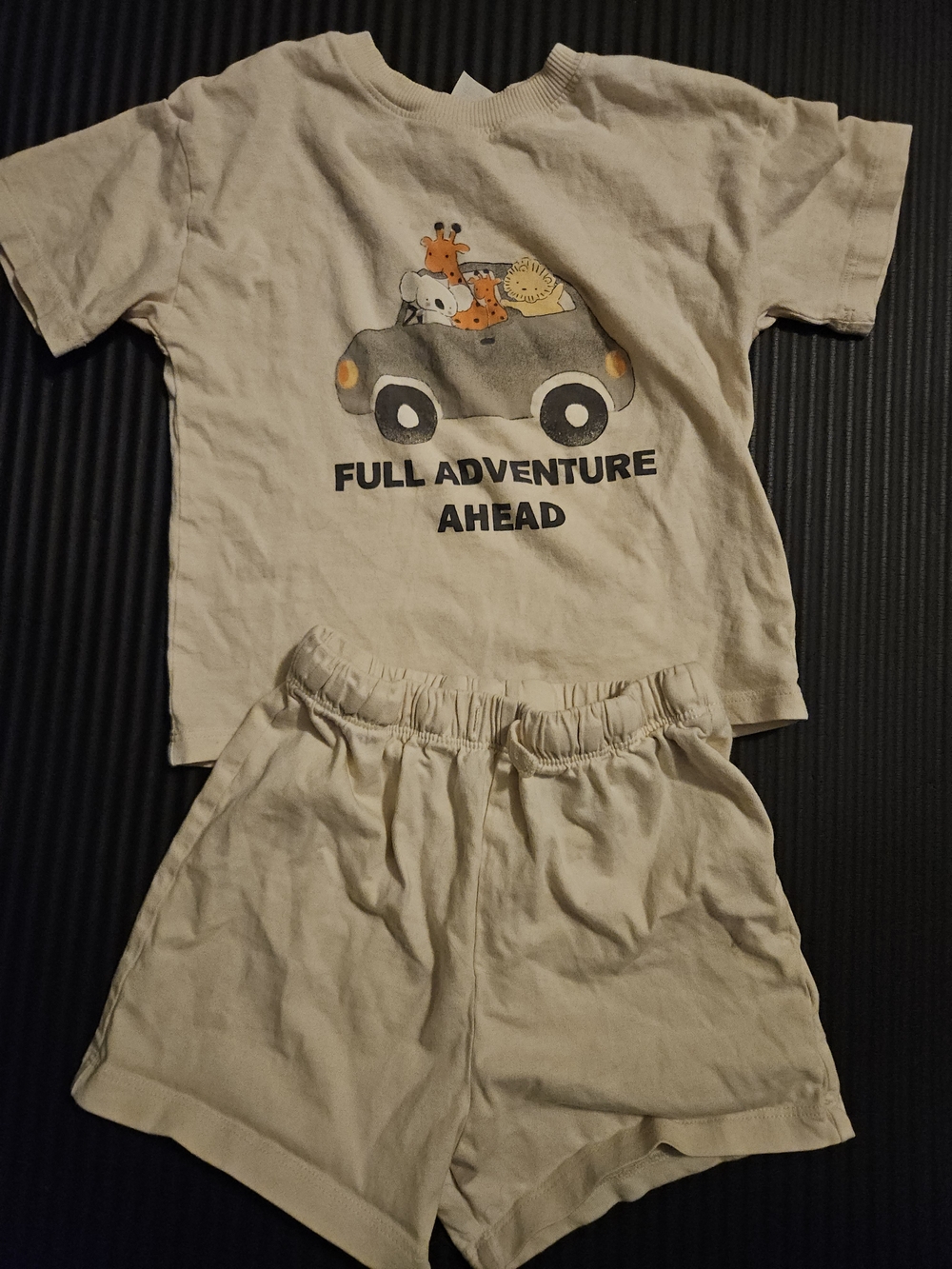 Kids Beige 'Full Adventure Ahead' H&M, 2-3 years